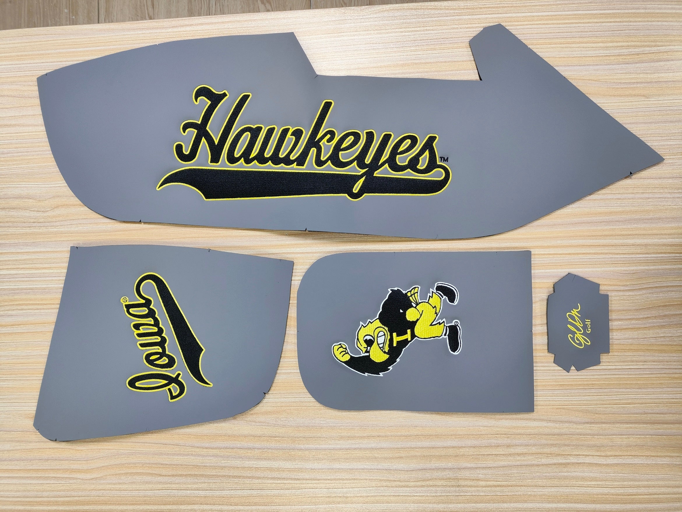 Iowa Hawkeyes Herky Players Golf Bag – Gray